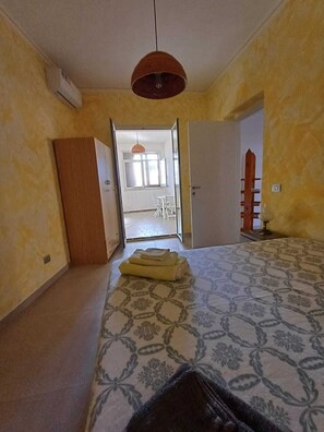 2 bedrooms, bed sheets