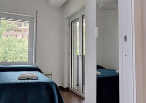 2 chambres, bureau, fer et planche à repasser, Wi-Fi gratuit