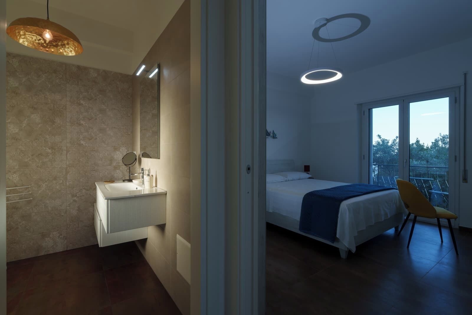 2 habitaciones, escritorio, tabla de planchar con plancha y wifi gratis 