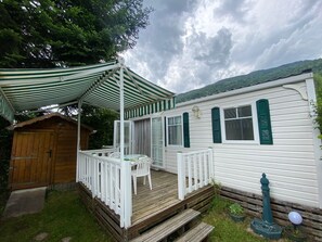 تناول الطعام بالخارج