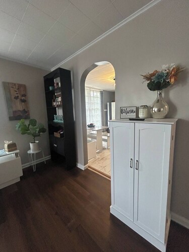 Second story Apartment with Castle View