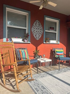 Terrace/patio - Second story Apartment with Castle View (Saint Joseph)