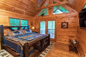 4 bedrooms, iron/ironing board, travel crib, free WiFi