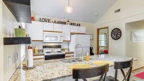 Unclassified image, 4 of 29, button - Main Channel Condo w/ Pool Access in Osage Beach (Osage Beach)