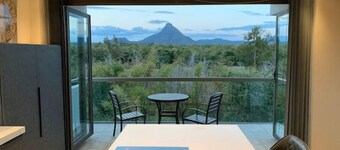 Top floor, Panoramic views, 2 mins from the beach