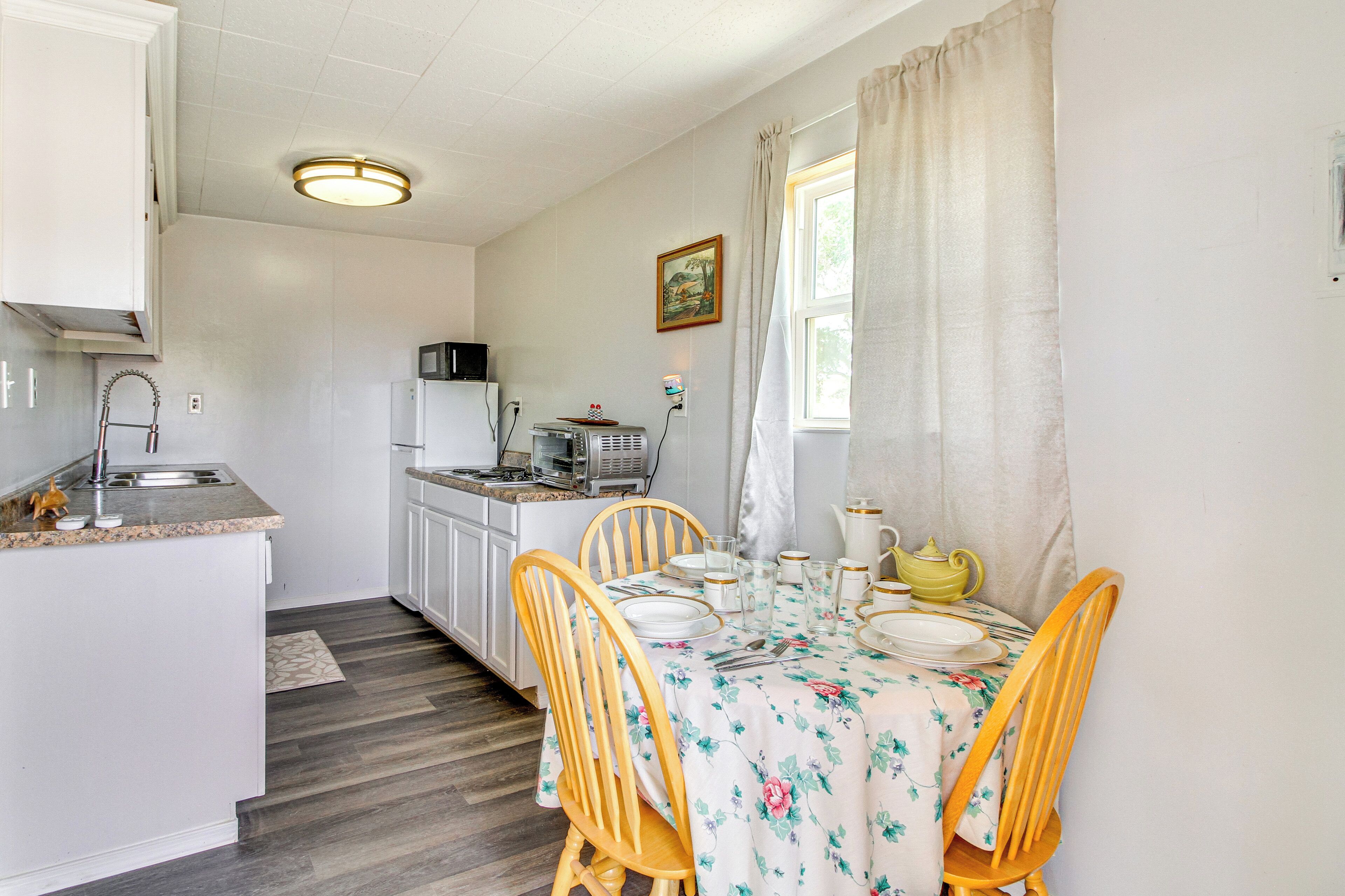 Fridge, microwave, coffee/tea maker, toaster