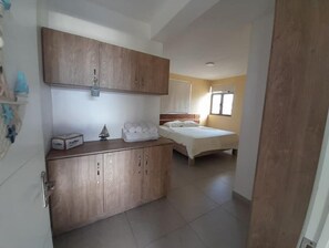 2 bedrooms, iron/ironing board, WiFi