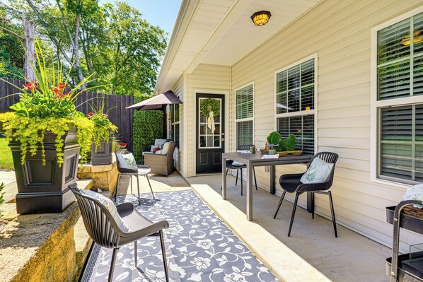 Outdoor dining