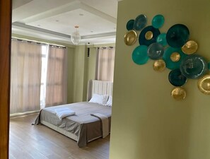 2 bedrooms, iron/ironing board, WiFi, bed sheets