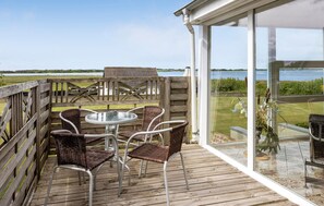 Outdoor dining - Nice home in Roslev with house sea view (Roslev)