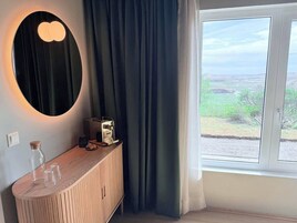 Soundproofing, free WiFi