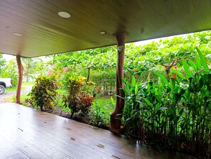 Property grounds - Quinta Rincon Silvestre w/AC, WiFi & pool in lovely Peñas Blancas near V. Arenal (Peñas Blancas)