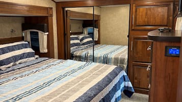 2 bedrooms, bed sheets