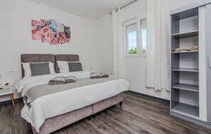 4 Schlafzimmer, Reisekinderbett, kostenloses WLAN