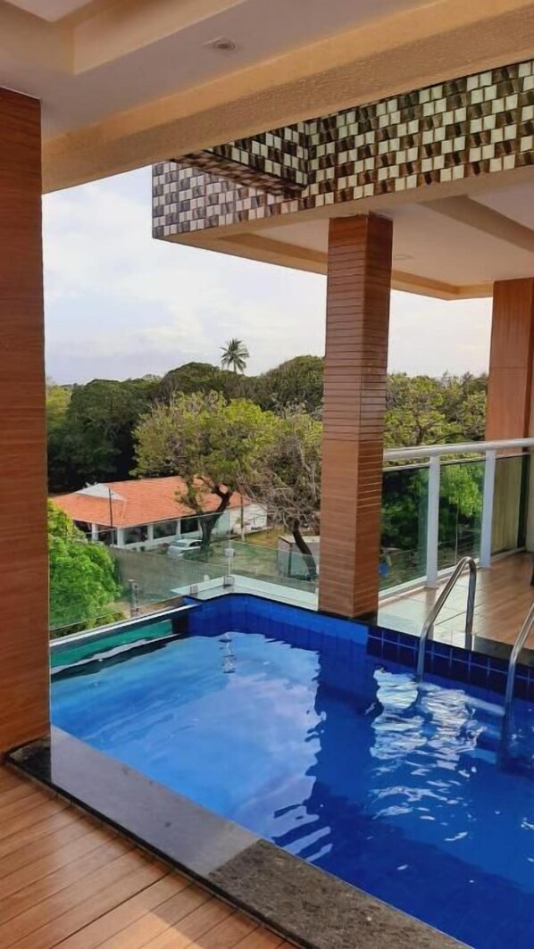 12 indoor pools
