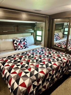 2 bedrooms, bed sheets