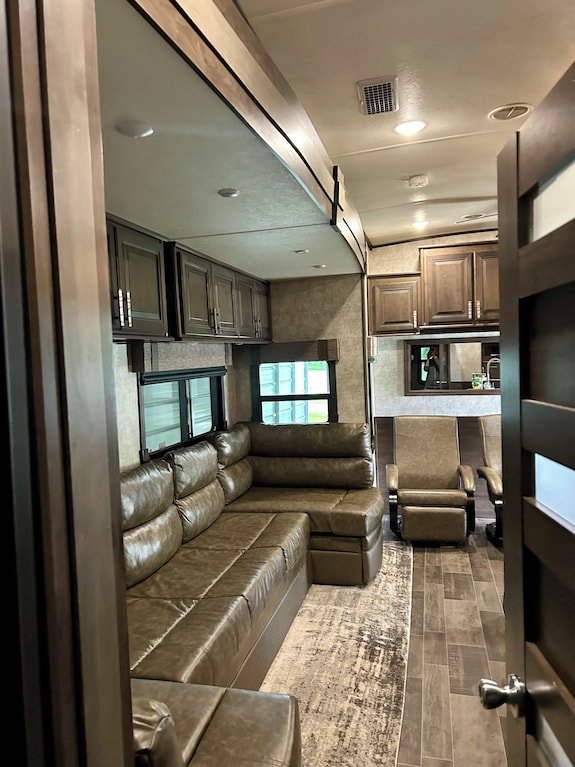 Cozy 2-bedroom Mobile Home In Front Of Lake Pleasant. - Washington