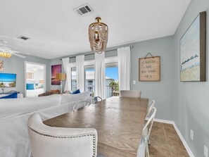 Condo, Multiple Beds (Beachside Villas 931- Mellow Waves) | Interior