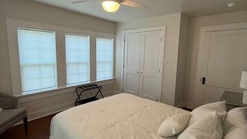 2 habitaciones, tabla de planchar con plancha, wifi y ropa de cama