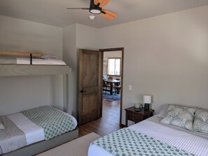 3 habitaciones, wifi gratis, ropa de cama y acceso para silla de ruedas 
