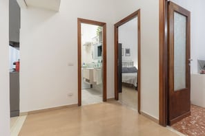 2 chambres, fer et planche à repasser, Wi-Fi, draps fournis