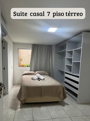 7 quartos, ferros/tábuas de passar roupa, Wi-Fi, roupa de cama