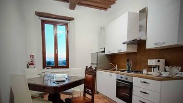 Kühlschrank, Ofen, Herdplatte, Geschirrspüler