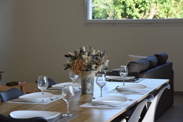 Dining - Le Relais du Berger: House at the foot of the salt meadows of Mont Saint-Michel. (Céaux)