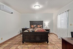 5 chambres, bureau, fer et planche à repasser, accès au Wi-Fi (inclus)