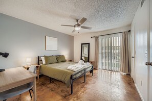 2 bedrooms, desk, iron/ironing board, free WiFi