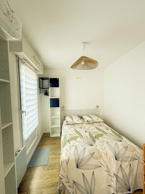 1 chambre, fer et planche Ă repasser, Wi-Fi, draps fournis
