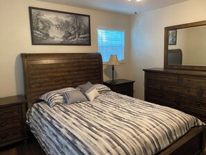 2 soverom, strykejern/-brett, wi-fi og sengetøy