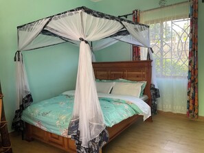 5 Schlafzimmer, Bügeleisen/Bügelbrett, WLAN