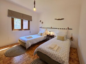 3 bedrooms, iron/ironing board, Internet, bed sheets