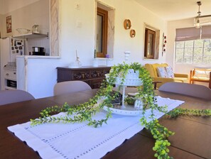 Interior - Cottage | Pool | Mountain View | Jacuzzi (Arganil)