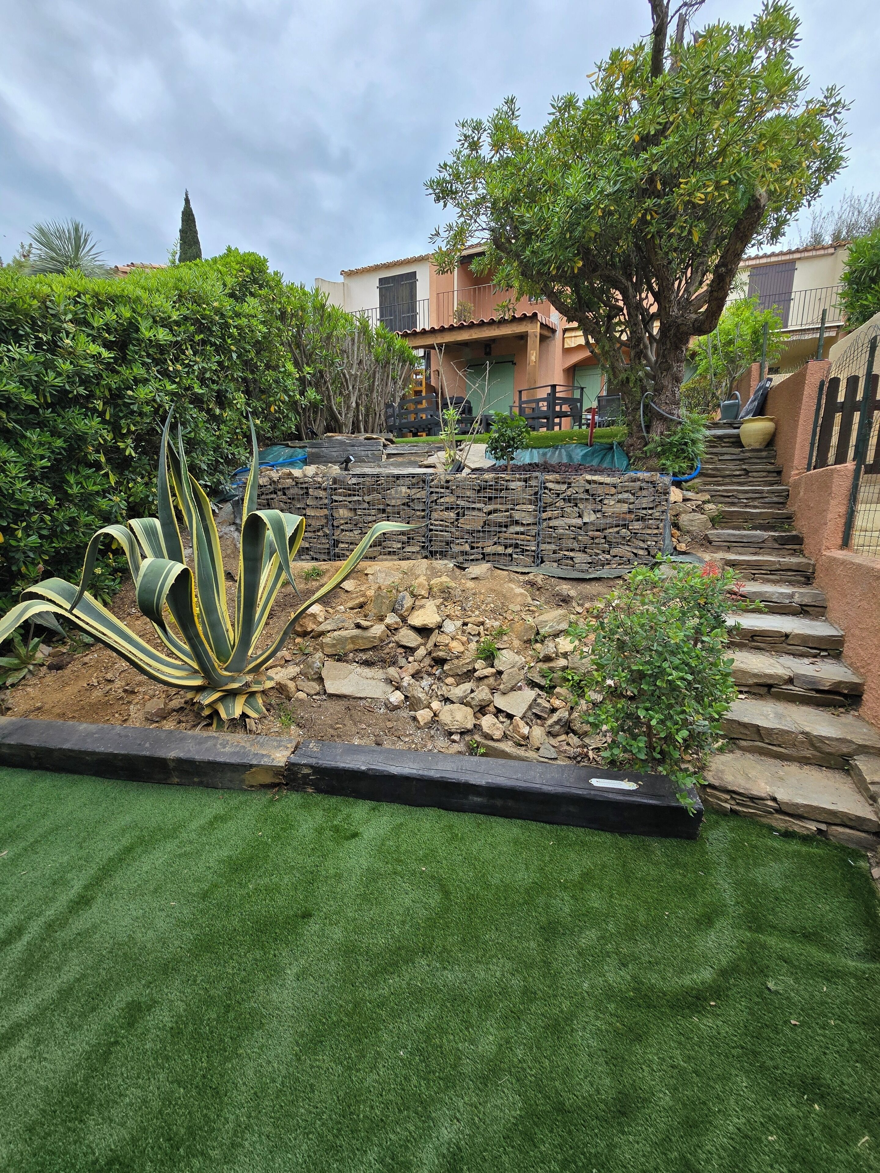 تفاصيل الفندق من الخارج