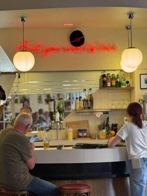 Bar (på overnattingsstedet)