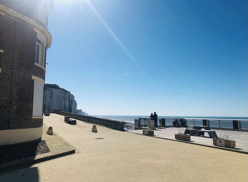Billie Blue, Sea view in the town center, Ault