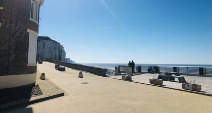 Billie Blue, Vue mer en plein centre ville, Ault