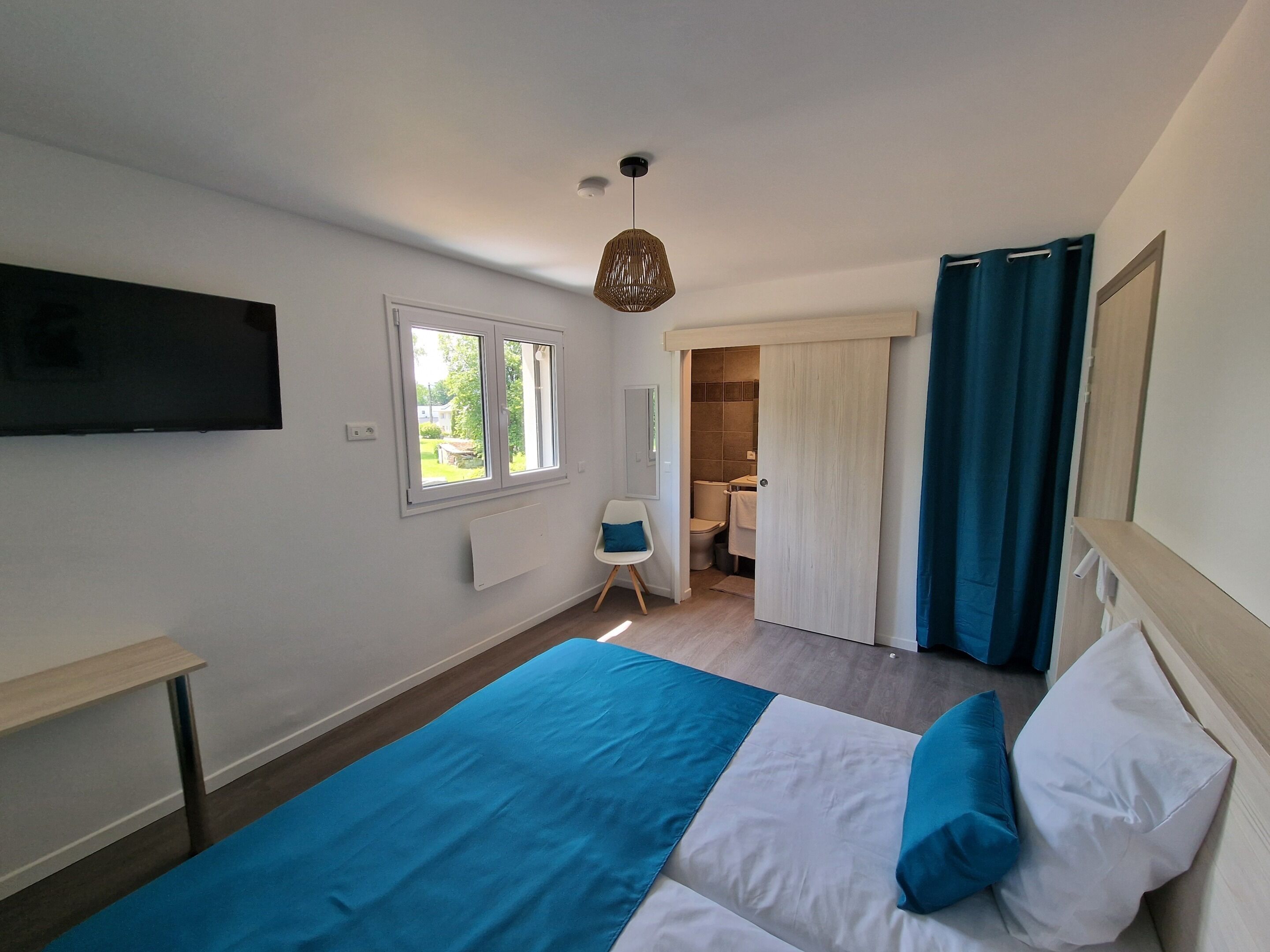 Espace de travail pour ordinateurs portables, système d’insonorisation