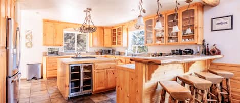 Micro-ondes, four, plaque de cuisson, lave-vaisselle