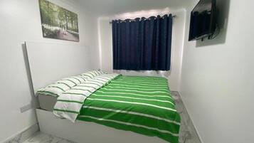 Bügeleisen/Bügelbrett, WLAN, Bettwäsche