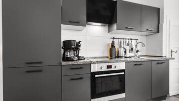 Mikrowelle, Ofen, Herdplatte, Geschirrspüler