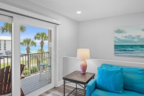 Townhome, Multiple Beds (Gulf Winds East #1- Mira-Marr's Emera) | Living area