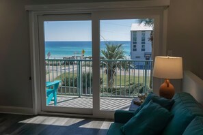 Townhome, Multiple Beds (Gulf Winds East #1- Mira-Marr's Emera) | Living area