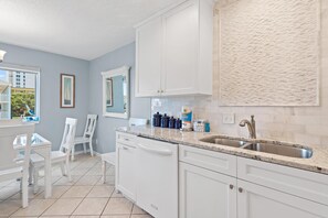 Townhome, Multiple Beds (Gulf Winds East #10- The Turtles Nest) | Private kitchen