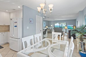 House, Multiple Beds (Gulf Winds East #10- The Turtles Nest) | Interior