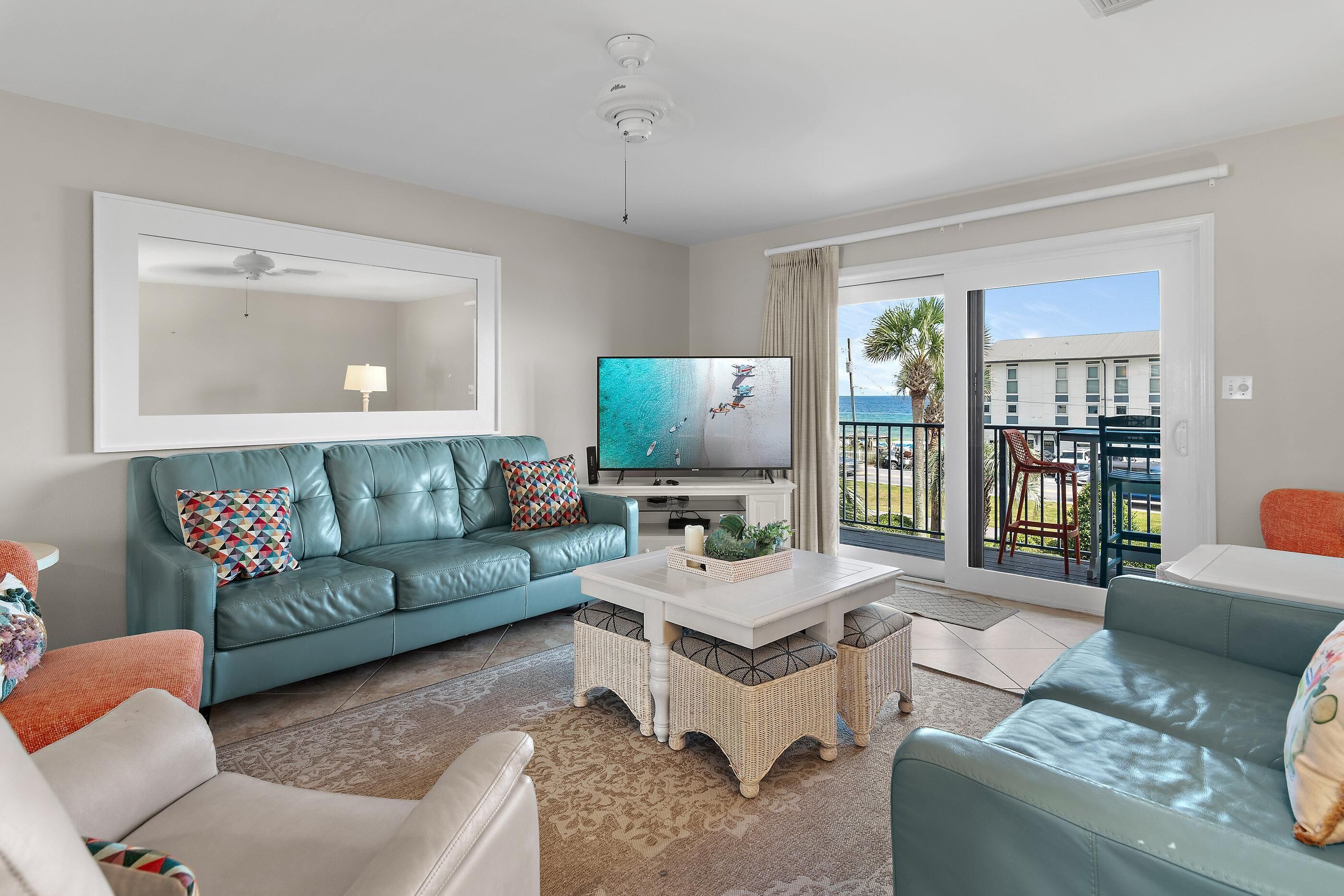 Maison mitoyenne, plusieurs lits (Gulf Winds East #4) | Coin séjour | Télévision