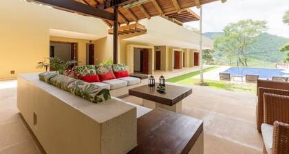 Yeguas W27 by Wynwood House