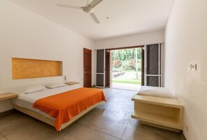 Leilighet, hageutsikt | Strykejern/-brett